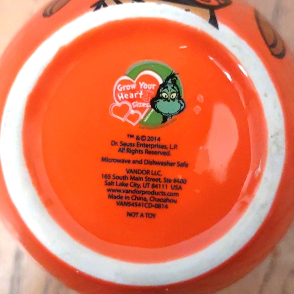 Dr. Seuss Grinch Max Holiday Ceramic Oval Mug - Picture 4 of 4